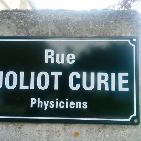 Pretty Poppy بيت للعطل البير