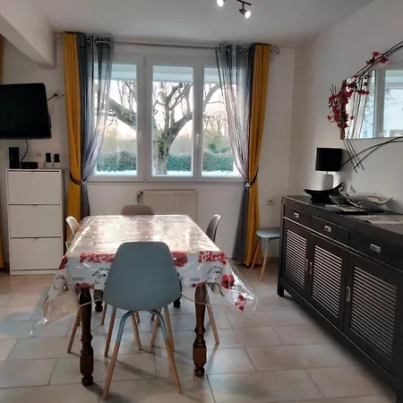 Pretty Poppy بيت للعطل البير